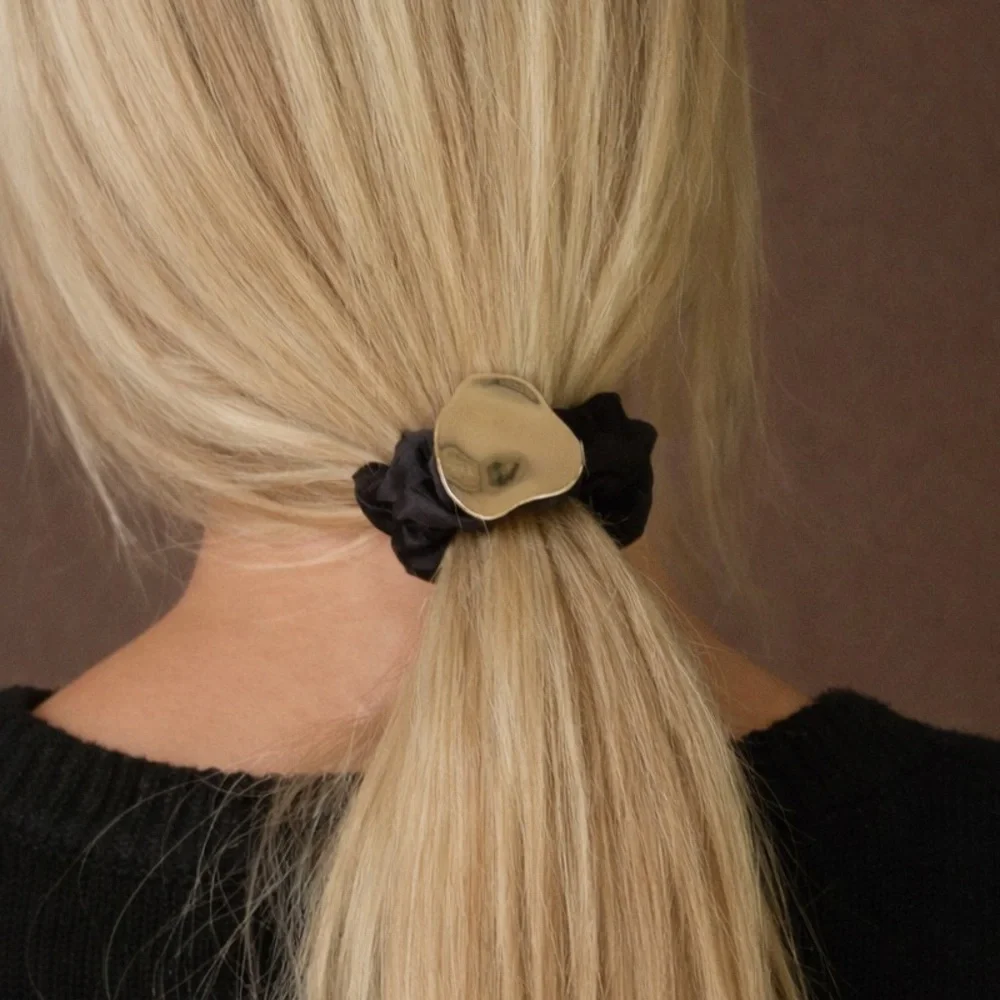 Gold Pendant Scrunchie (1701)